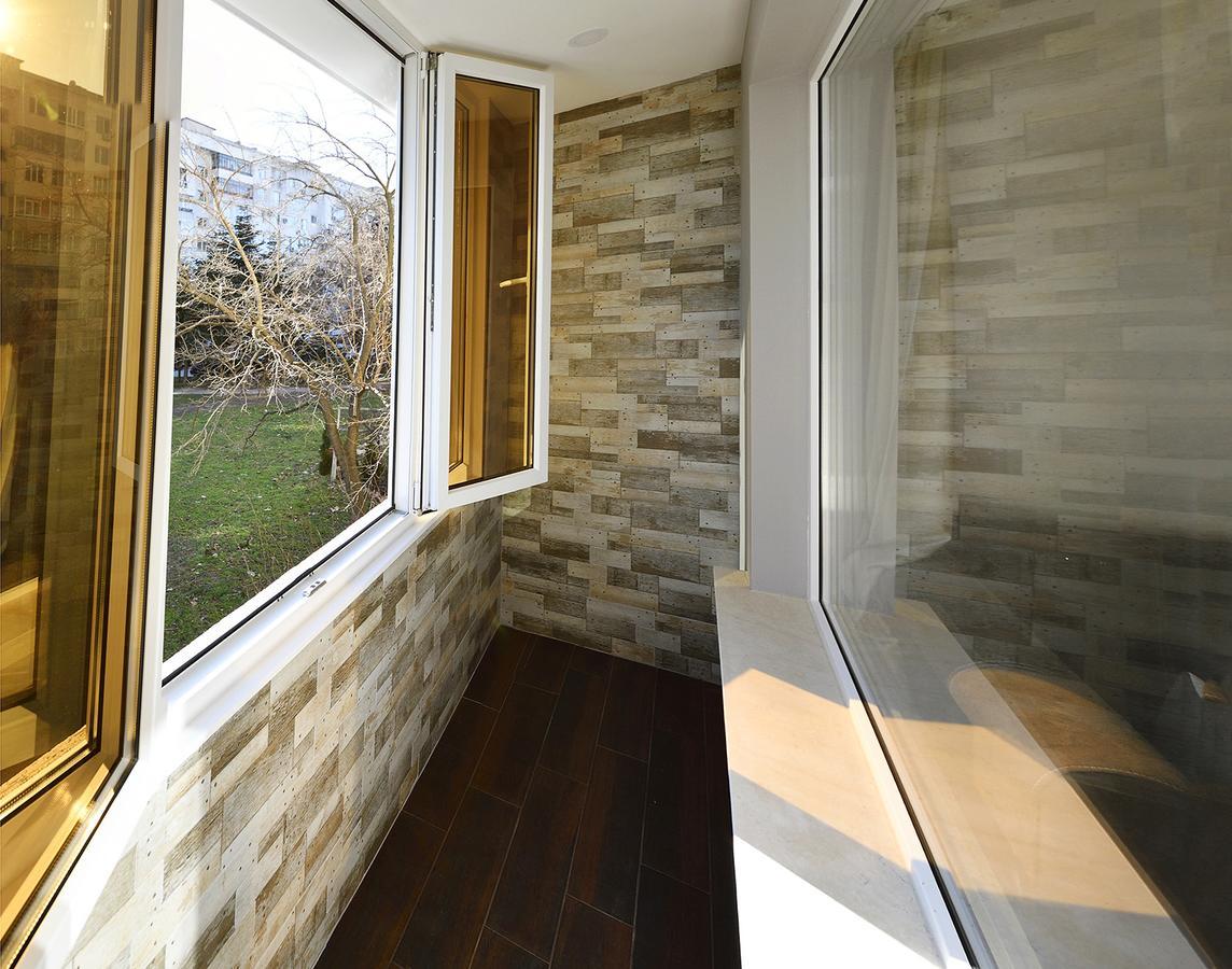Chaika Apartment Warna Exterior foto