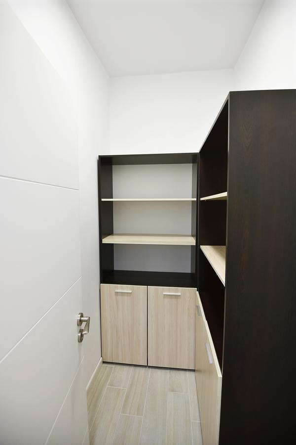 Chaika Apartment Warna Exterior foto
