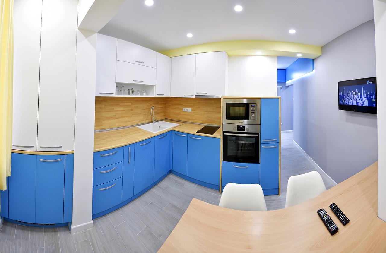 Chaika Apartment Warna Exterior foto